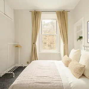 The Raeburn - Stockbridge Apartment